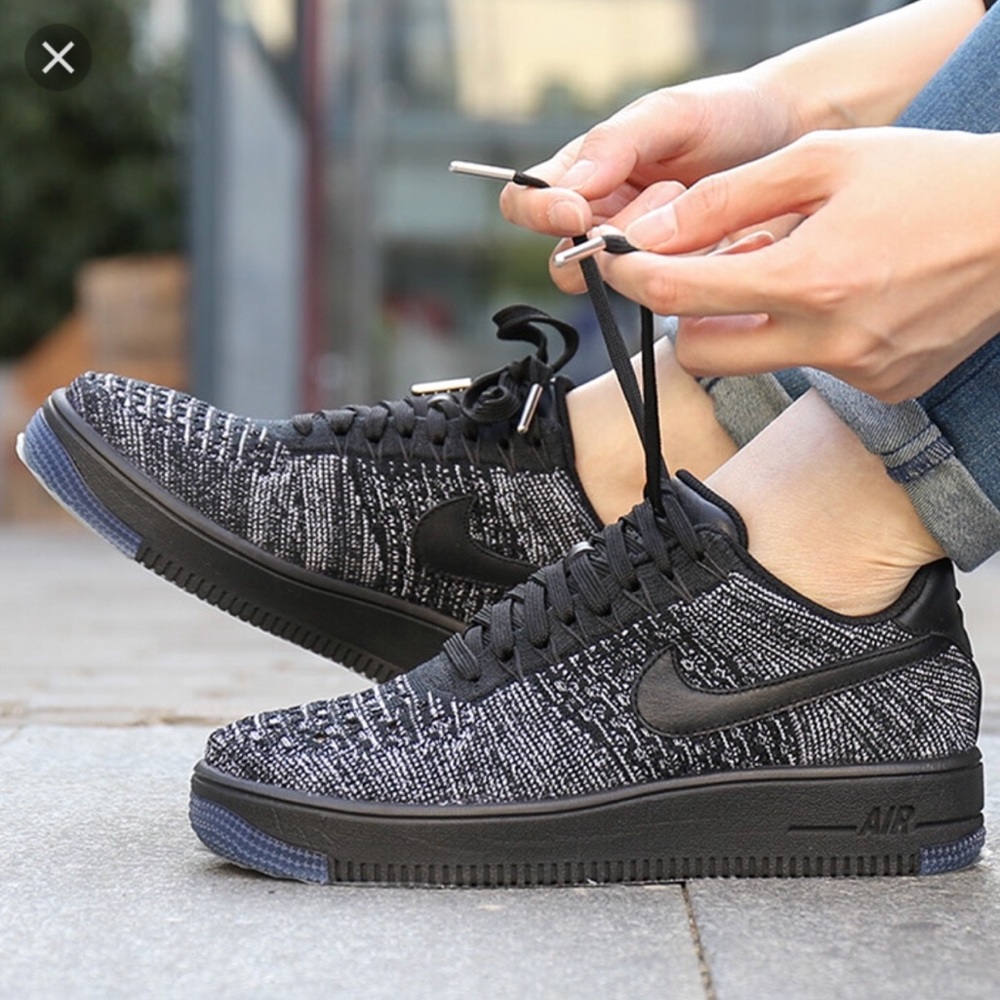 NWT Nike Air Force 1 Flyknit Low Black/White WMNS - Picture 2 of 8